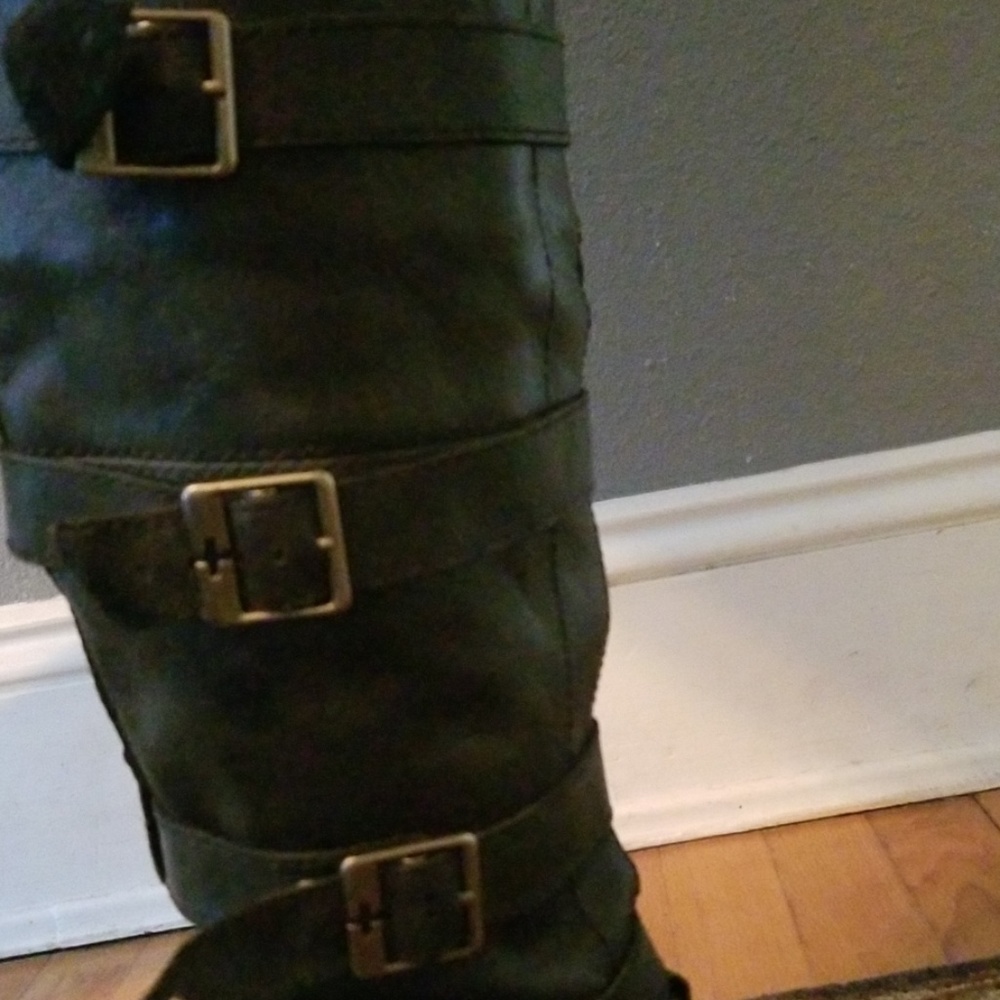 Dr. Martens PHINA BOOT WALKING DEAD